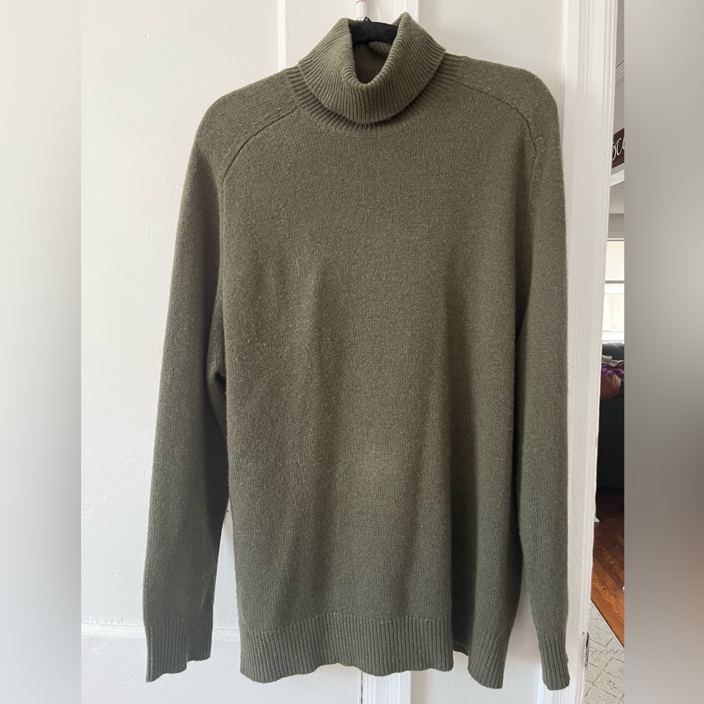 6397 Slouchy Turtleneck (Olive)